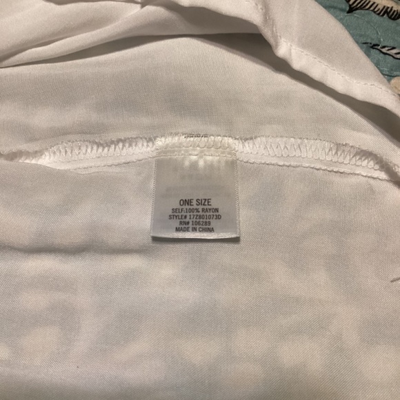 Women's Front Tie Mi Ami stitched flower 3 quarter sleeve - Picture 10 of 14